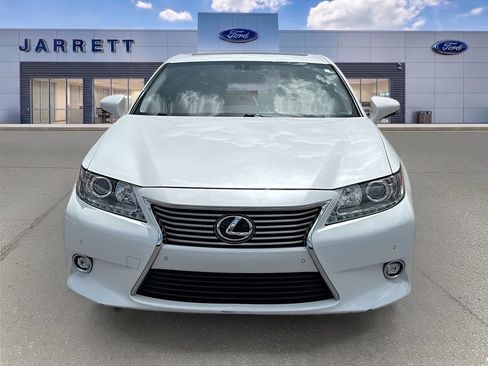 Used 2015 Lexus ES 350 w/ Luxury Package FWD image 2