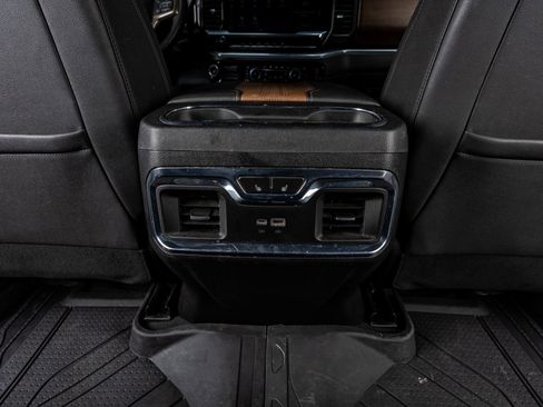 Used 2024 Chevrolet Silverado 2500 High Country w/ Technology Package image 32