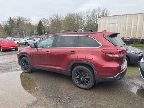 Used 2019 Toyota Highlander SE image 6