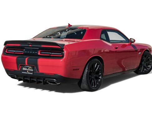 Used 2015 Dodge Challenger SRT w/ Technology Group image 7