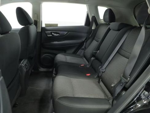 Used 2020 Nissan Rogue SV image 29