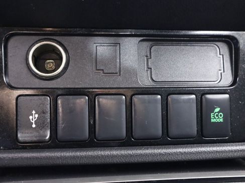 Used 2020 Mitsubishi Outlander ES AWD/4WD image 23