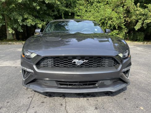 Used 2019 Ford Mustang Coupe RWD image 3