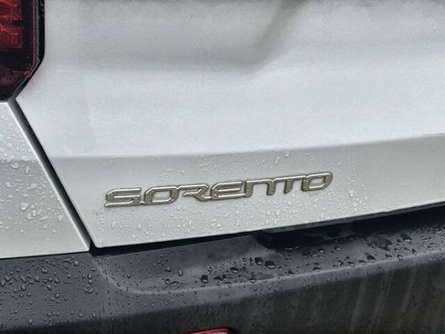 Used 2023 Kia Sorento LX FWD image 31