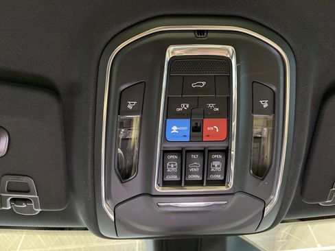 Used 2023 Jeep Grand Cherokee 4WD 4xe image 24