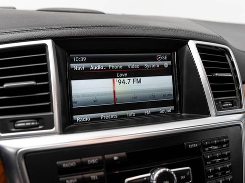 Used 2014 Mercedes-Benz GL 550 4MATIC image 27