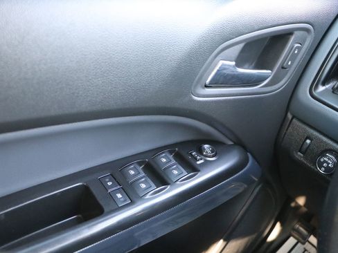 Used 2022 Chevrolet Colorado Z71 image 11