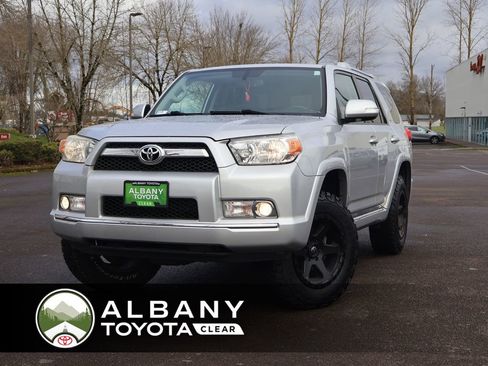 Used 2011 Toyota 4Runner SR5 w/ Convenience Pkg image 1