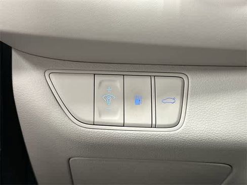 Used 2024 Genesis G70 2.5T image 19