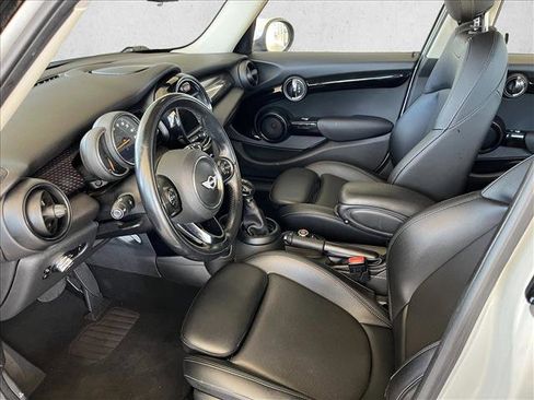 Used 2018 MINI Cooper S image 9