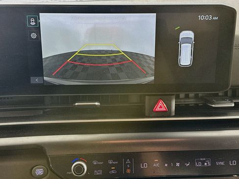 Used 2025 Kia Carnival FWD image 23