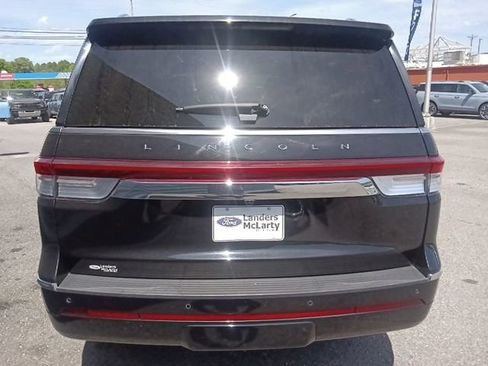 Used 2024 Lincoln Navigator Reserve AWD/4WD image 4