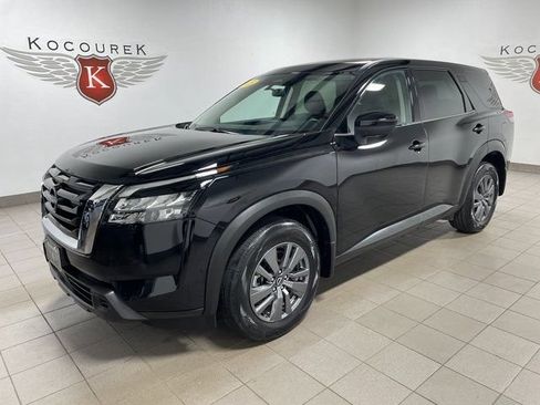 Used 2025 Nissan Pathfinder S AWD/4WD image 3