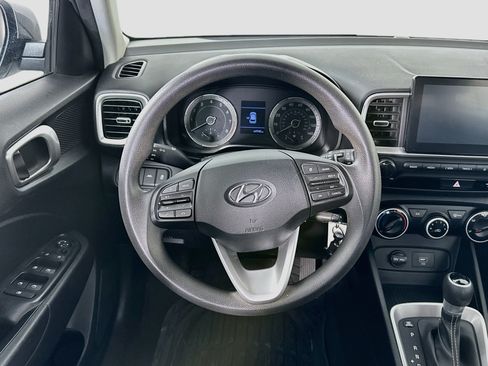 Used 2021 Hyundai Venue SE FWD image 17