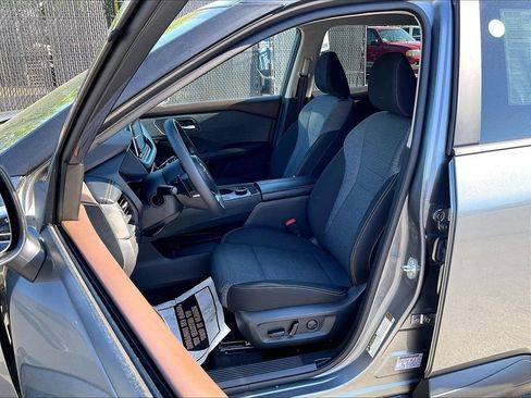 Used 2023 Nissan Rogue SV AWD/4WD image 10