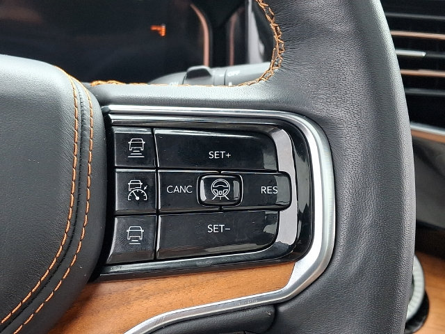 Used 2024 Jeep Grand Wagoneer Series III w/ Rear Seat Video Group 1 AWD/4WD image 22
