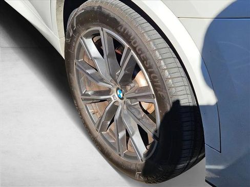 Used 2021 BMW X5 sDrive40i w/ M Sport Package image 11