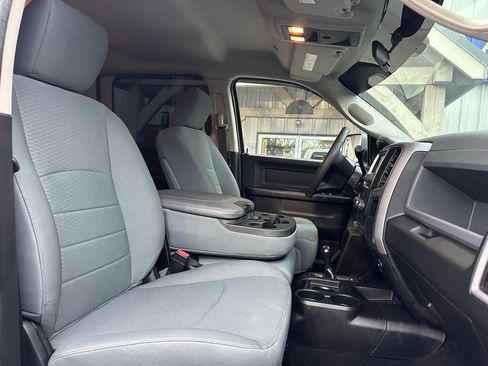 Used 2018 RAM 3500 Tradesman w/ Chrome Appearance Group image 17