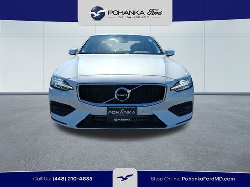 Used 2020 Volvo S60 T5 Momentum w/ Premium Package image 2