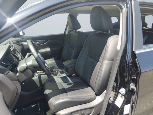 Used 2017 Nissan Rogue Sport SL AWD/4WD image 9
