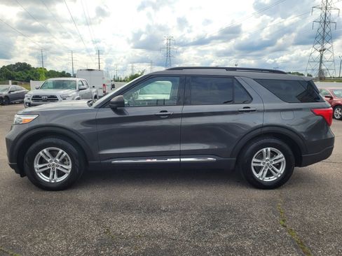Used 2020 Ford Explorer XLT RWD image 7