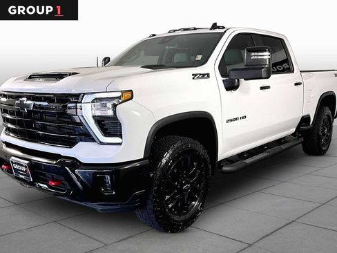 Used 2026 Chevrolet Silverado 2500 LT w/ Trail Boss Package AWD/4WD image 1
