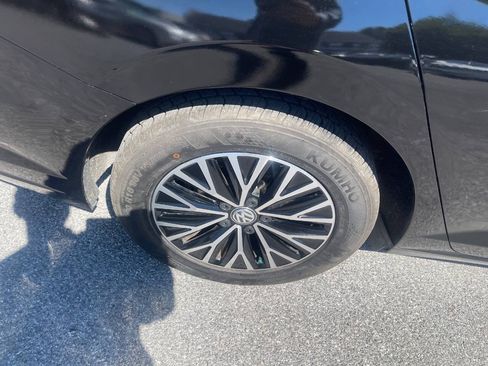 Used 2019 Volkswagen Jetta SE w/ Cold Weather Package FWD image 31