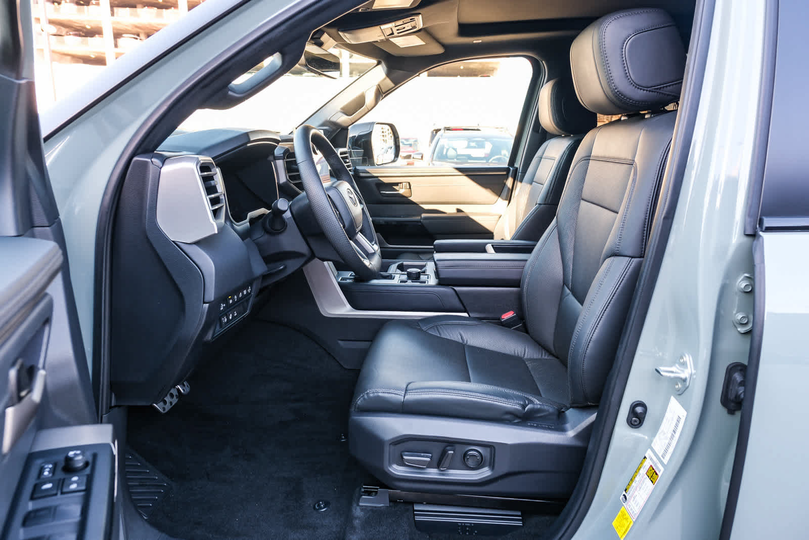Certified 2025 Toyota Tundra Limited w/ TRD Off-Road Package AWD/4WD image 20