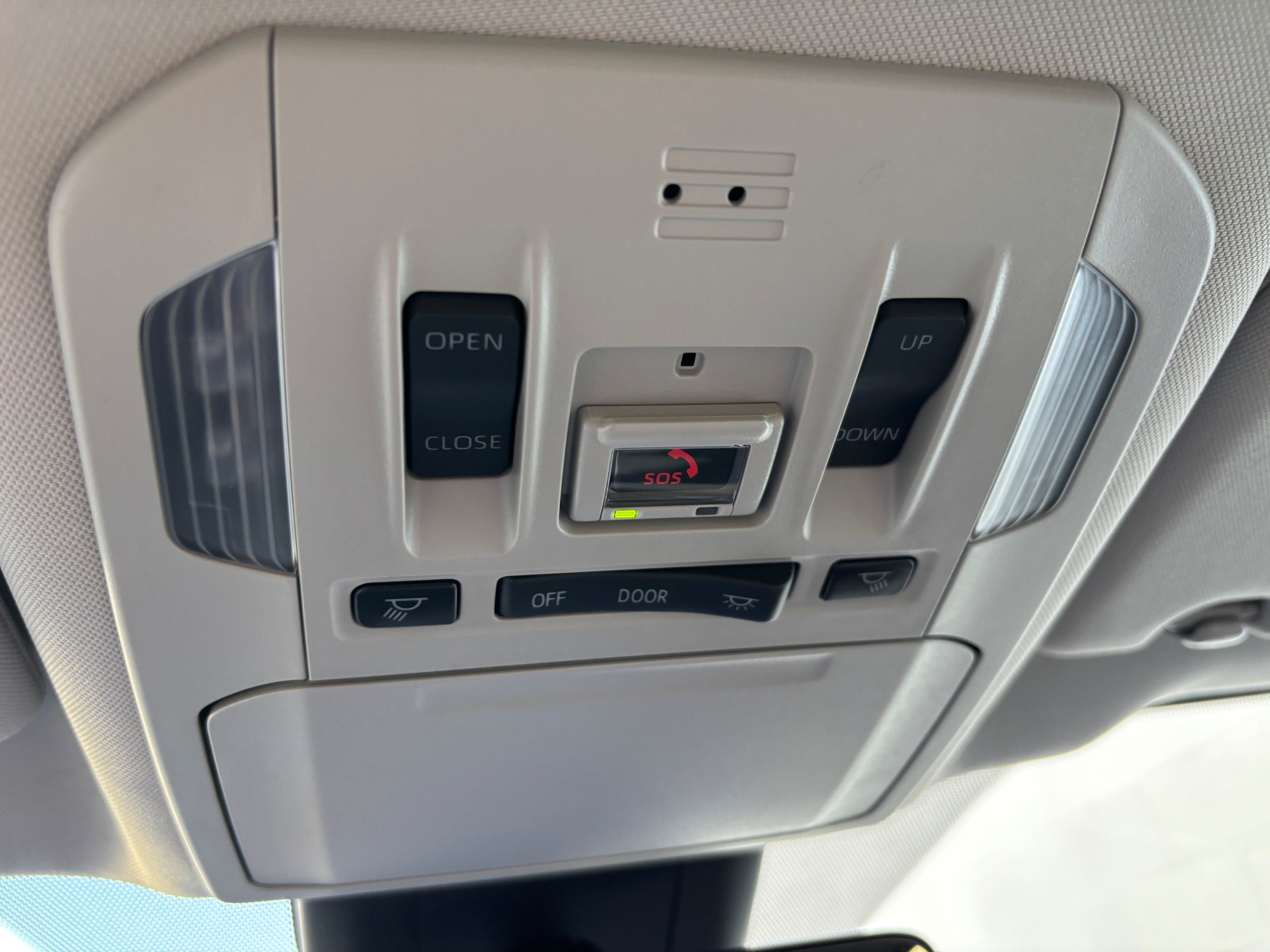 Used 2021 Toyota Highlander XLE FWD image 25