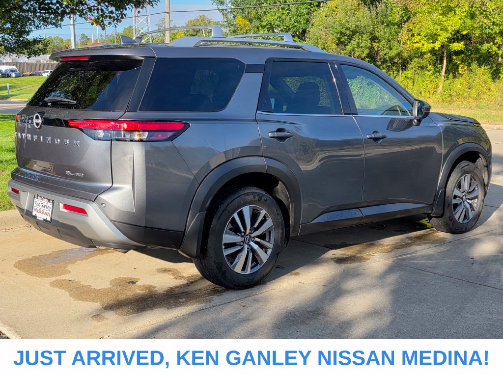 Certified 2024 Nissan Pathfinder SL AWD/4WD image 3
