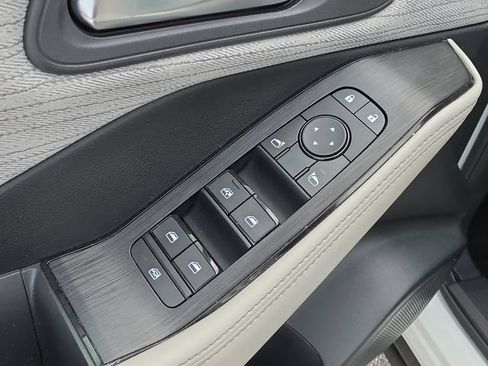 Certified 2023 Nissan Rogue SV FWD image 19