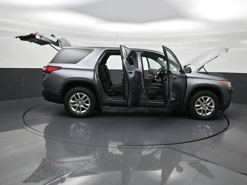 Used 2021 Chevrolet Traverse LS FWD image 32