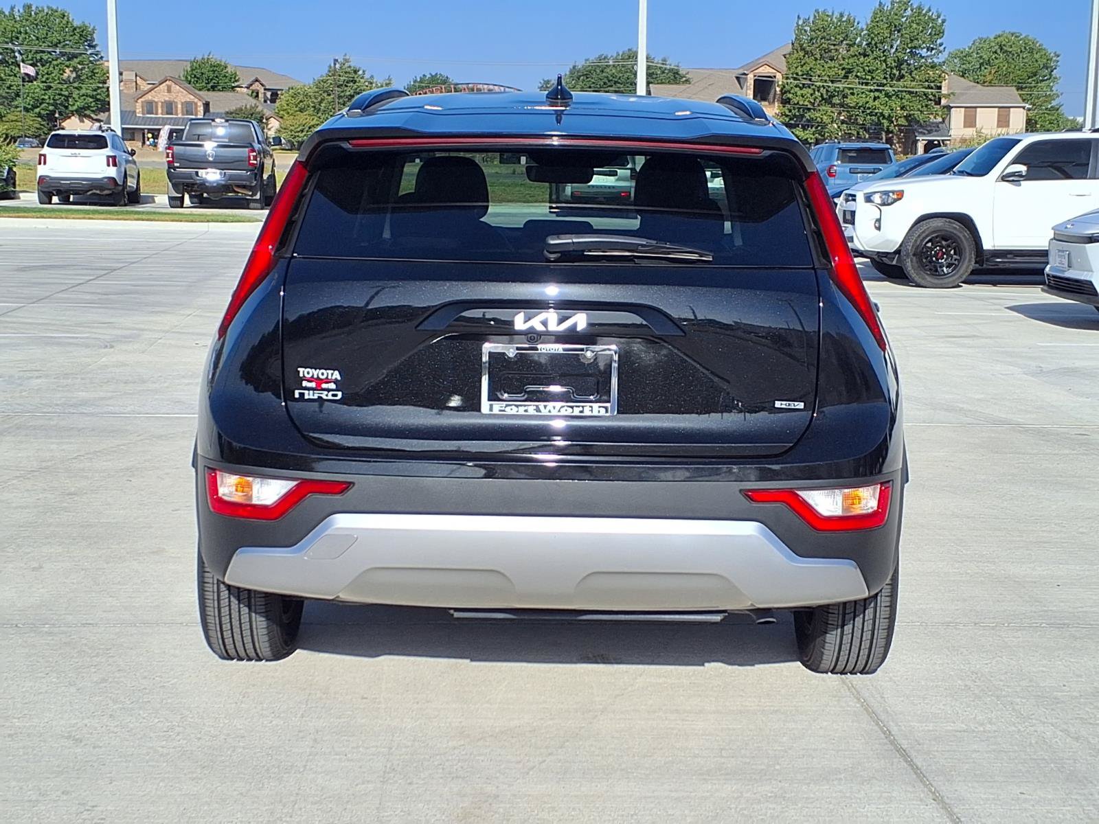 Used 2025 Kia Niro LX FWD image 8