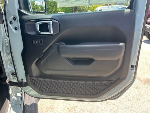 Used 2024 Jeep Wrangler Sport AWD/4WD image 27