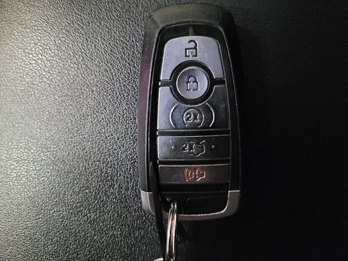 Used 2017 Ford Edge Titanium w/ Equipment Group 301A image 32