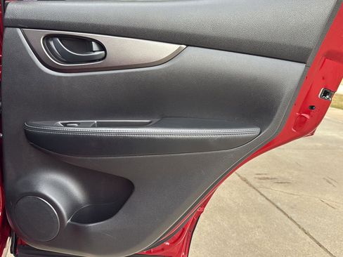 Used 2020 Nissan Rogue Sport S image 33