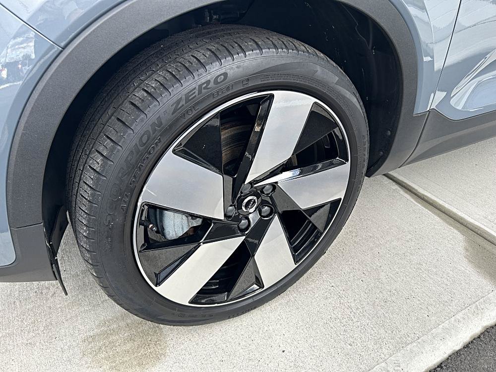 Used 2023 Volvo C40 P8 Recharge Ultimate AWD/4WD image 31