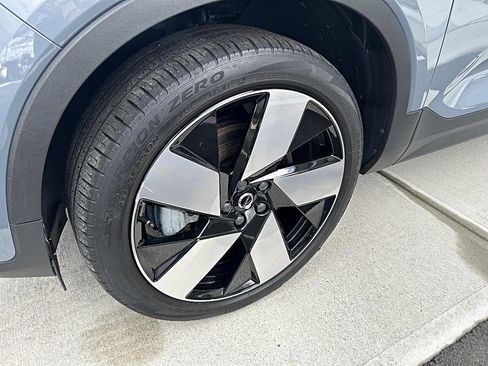 Used 2023 Volvo C40 P8 Recharge Ultimate image 31