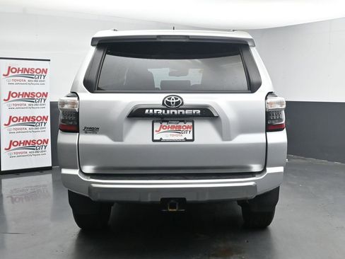Used 2024 Toyota 4Runner TRD Off-Road Premium AWD/4WD image 8