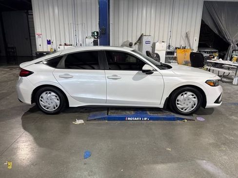 Used 2022 Honda Civic Sport Touring image 4
