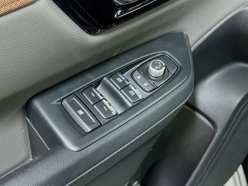 Used 2025 Subaru Forester Sport image 15