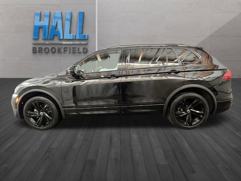 Certified 2024 Volkswagen Tiguan SE R-Line image 3