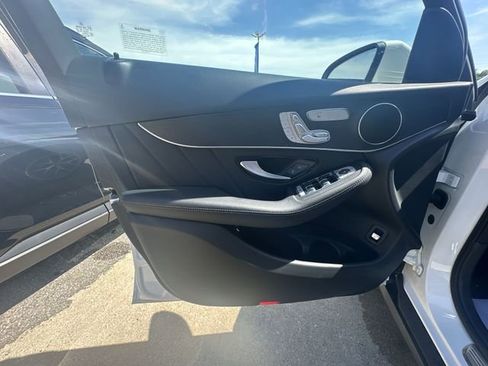 Used 2022 Mercedes-Benz GLC 300 4MATIC image 24