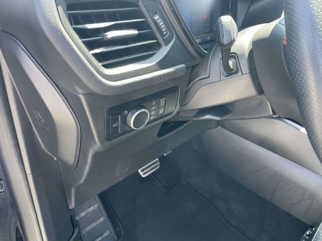Used 2025 Ford Escape ST-Line Select AWD/4WD image 20