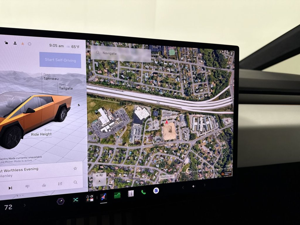 Used 2024 Tesla Cybertruck AWD Crew Cab image 27