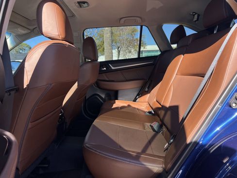 Used 2017 Subaru Outback 3.6R Touring image 32