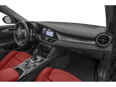 Used 2024 Alfa Romeo Giulia Veloce image 15