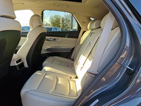 Certified 2022 Genesis GV70 2.5T w/ Advanced Package image 10