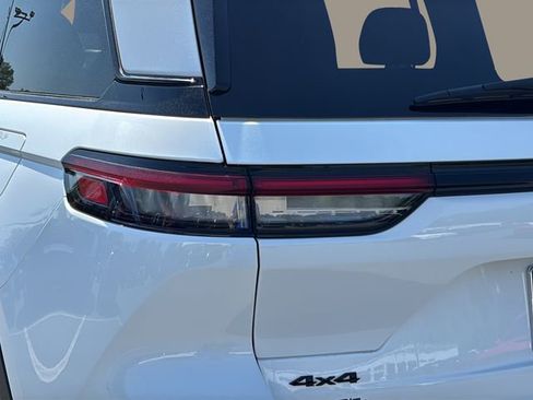 Certified 2023 Jeep Grand Cherokee Altitude AWD/4WD image 25