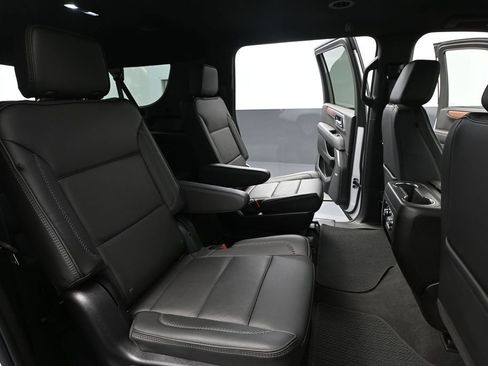 Used 2025 GMC Yukon XL Denali AWD/4WD image 52